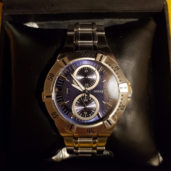 Guess Stainless Steel High Performance Watch - Picture 3 of 4